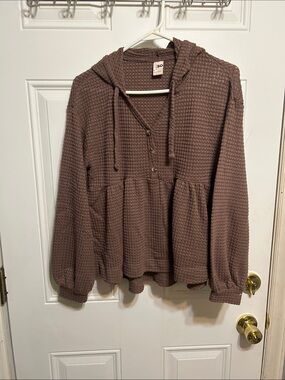 SO Waffle-Knit Hooded Henley Peplum Top in a Light Brown